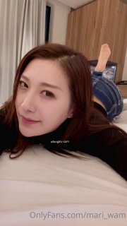 高颜值豪乳翘臀混血长腿外围美女酒店被特别会玩的强壮男各种高难度姿势狠狠爆操,骑在屁股上插的美女淫叫!